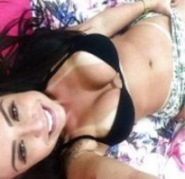 Morena bronzeada desinibida super gostosa