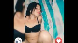 Amadora revirando os olhos com a pica entrando