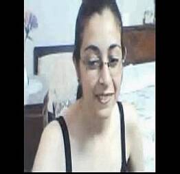 Amiga de óculos nerd safada